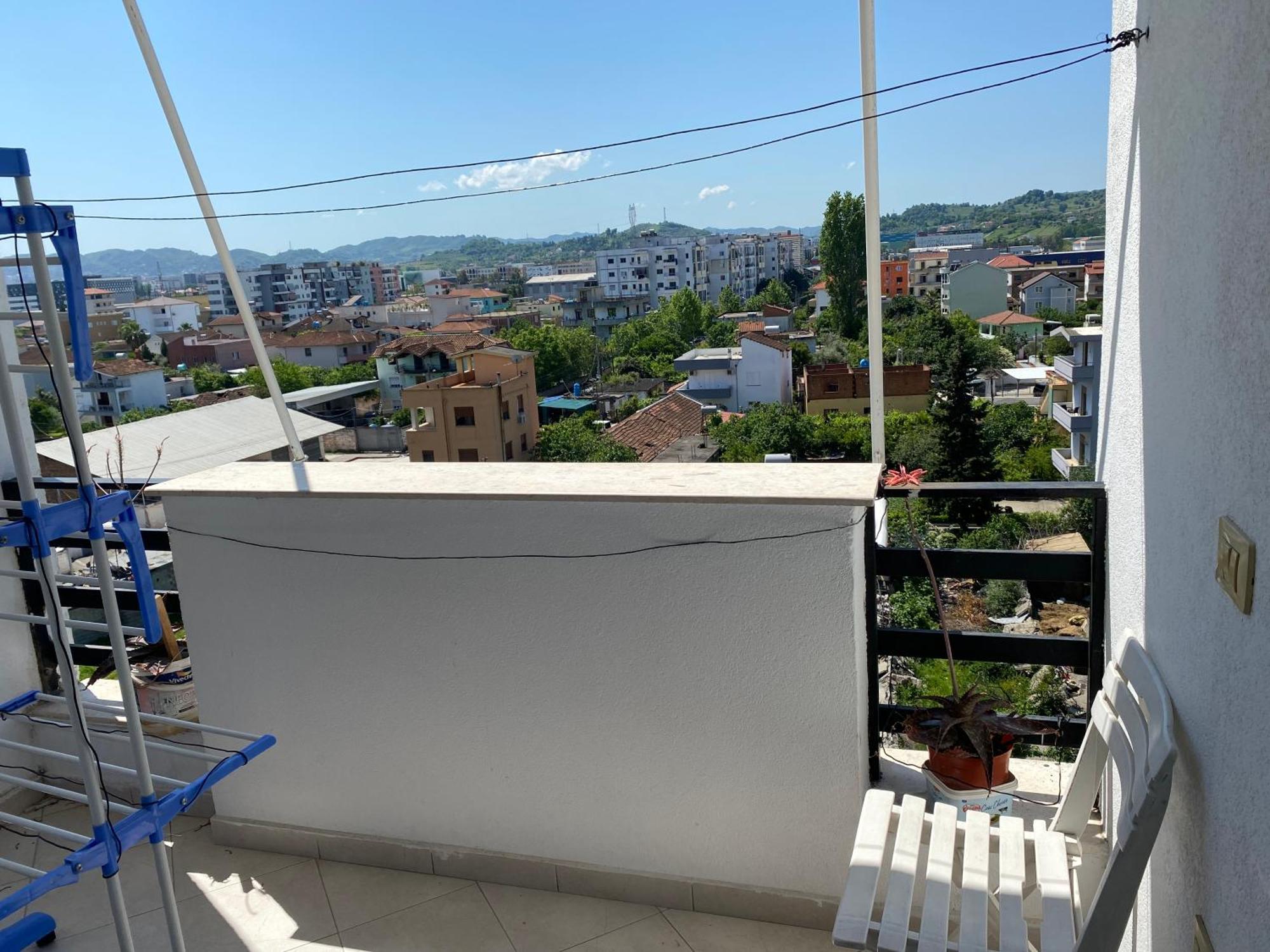 Comfortable 2-br For 4