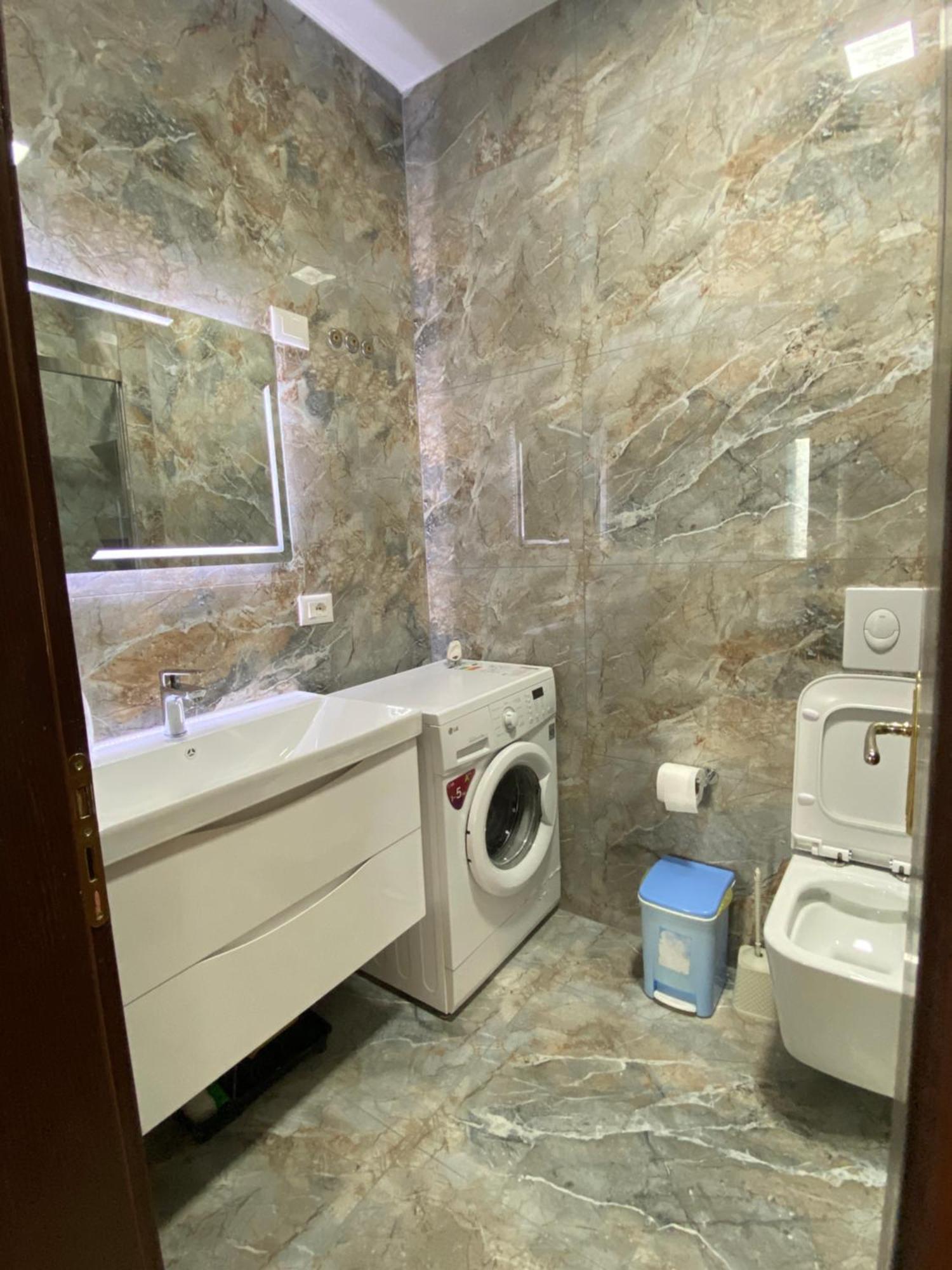 Comfortable 2-br For 4